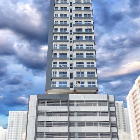 Apartamento Afaq Tower Manama Exterior foto